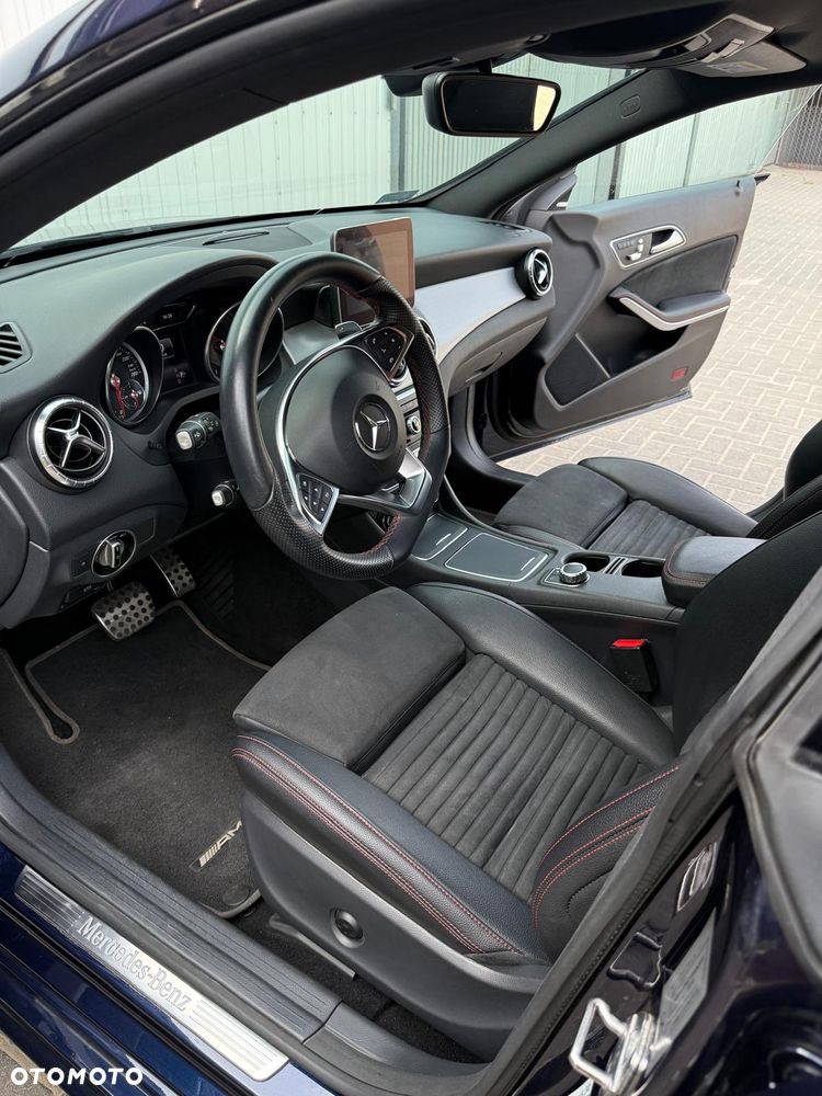 Mercedes-Benz CLA 220 4-Matic - 16
