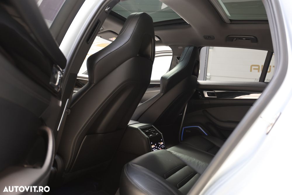 Porsche Panamera 4S Sport Turismo - 29