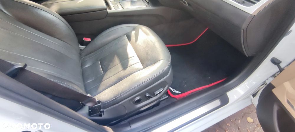 Hyundai Genesis 3.8 V6 GDI - 9