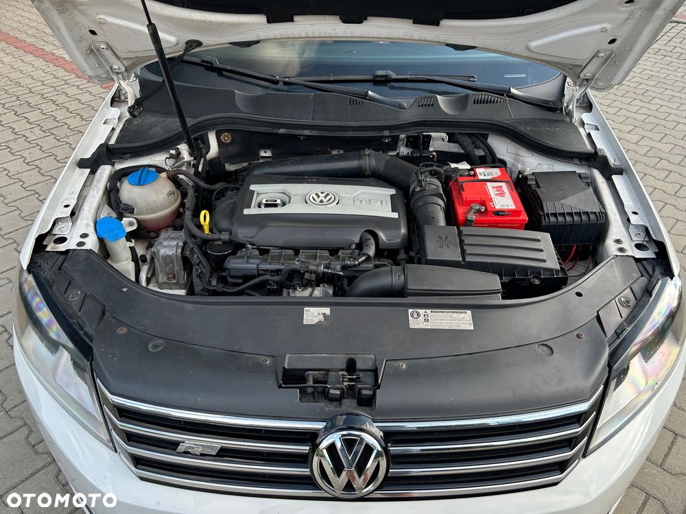 Volkswagen Passat - 12