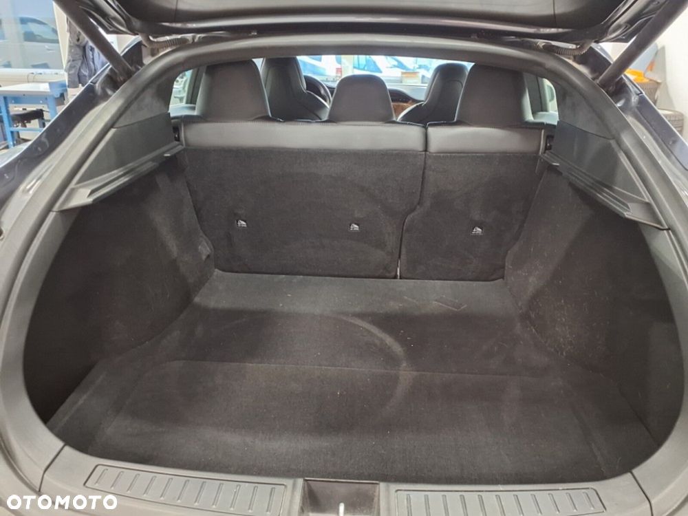 Tesla Model S - 17