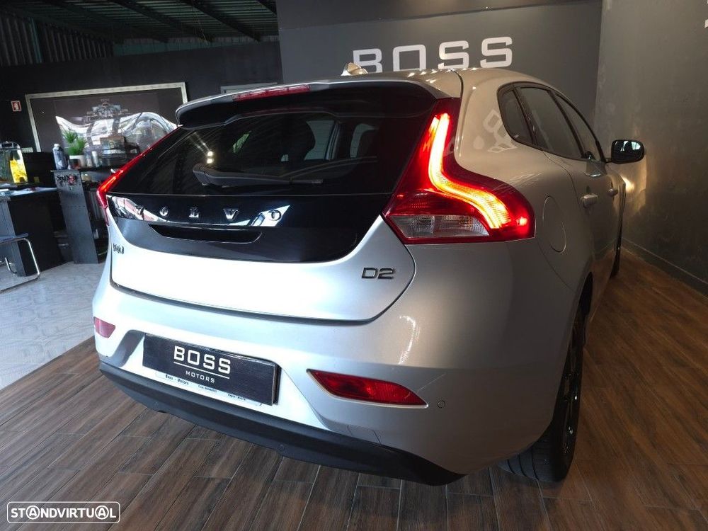 Volvo V40 1.6 D2 Momentum - 17