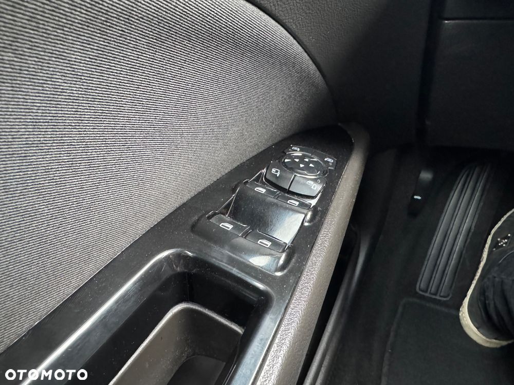 Ford Mondeo 2.0 TDCi Titanium PowerShift - 31