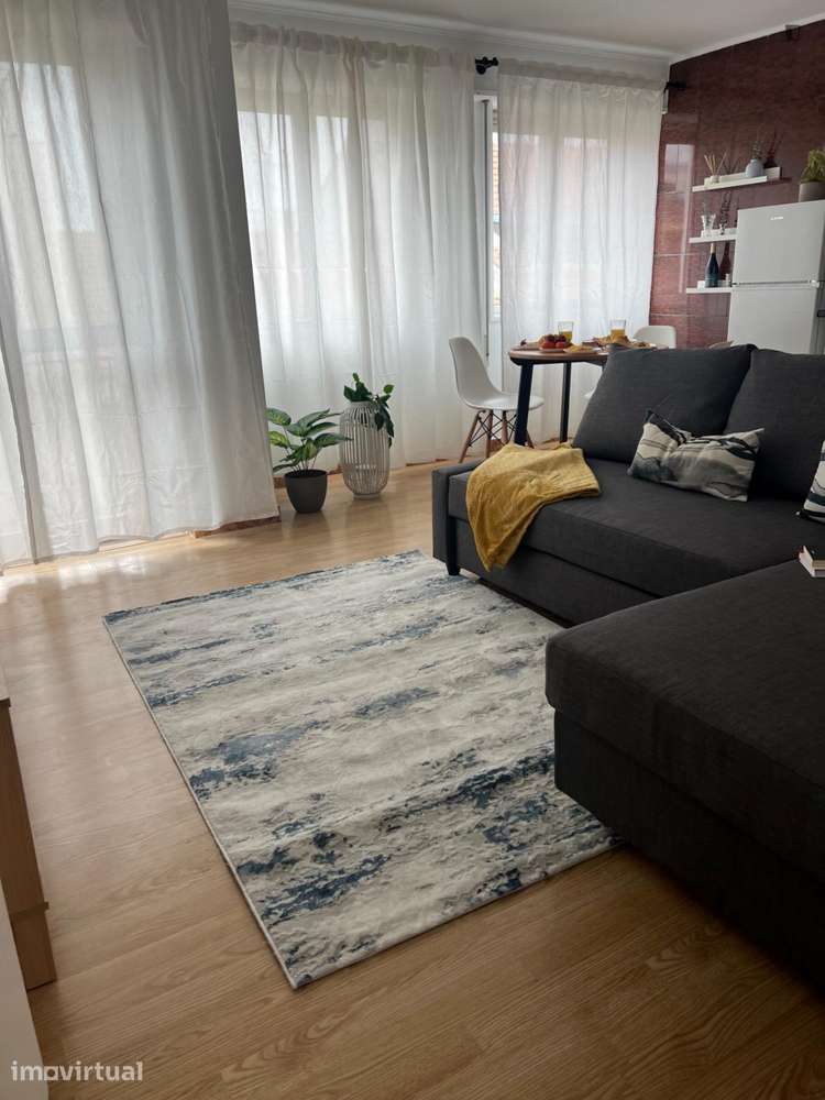 Apartamento com 1 quartos - localizado em Santa Marinha Porto - Grande imagem: 2/30