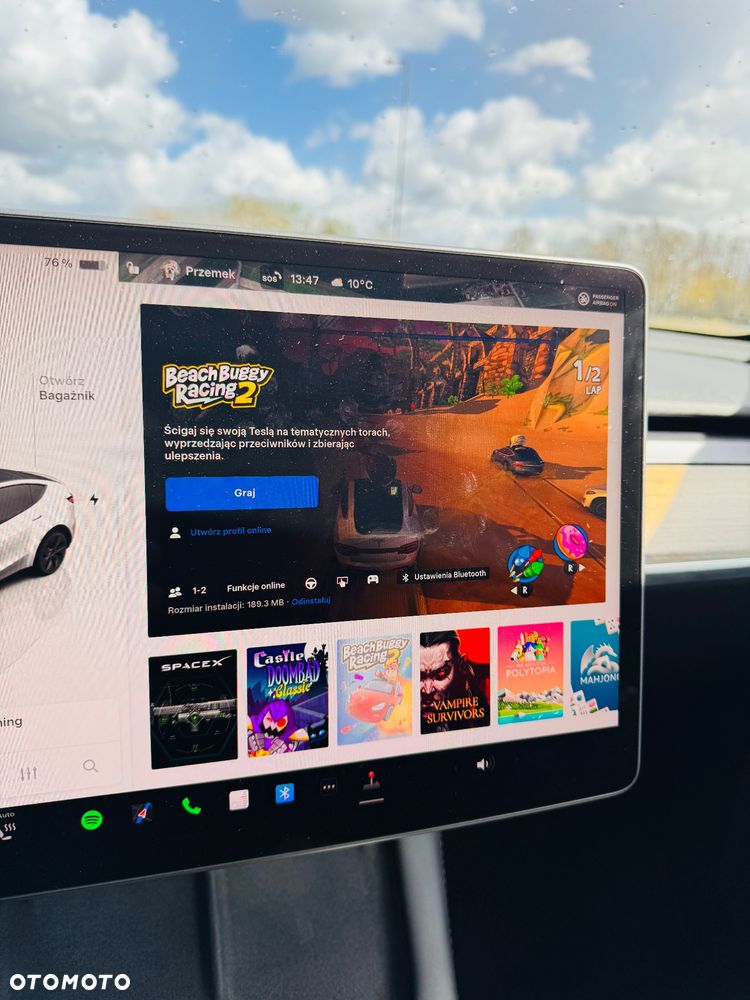 Tesla Model Y Long Range AWD - 12