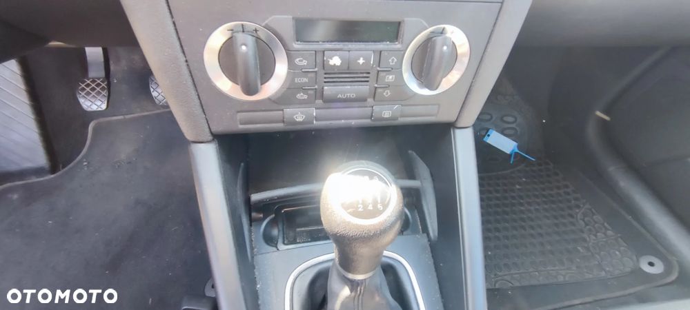 Audi A3 Sportback 2.0 FSI Attraction - 12