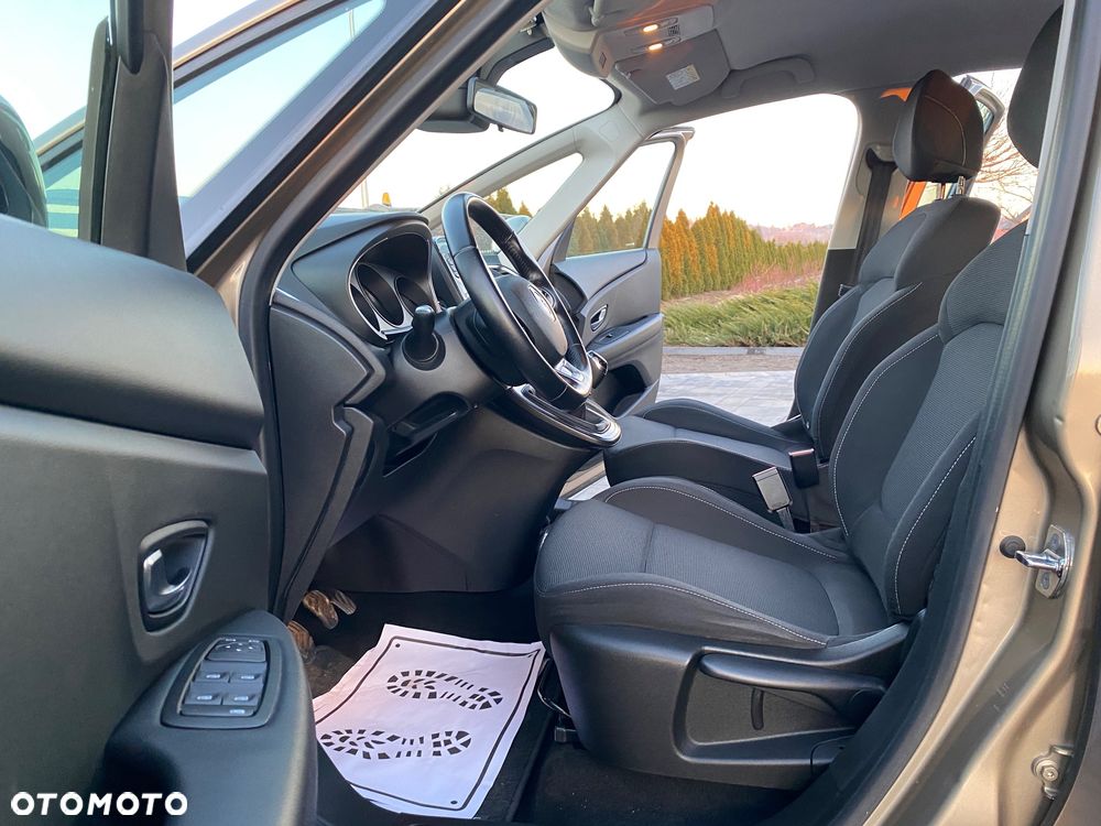 Renault Grand Scenic - 14