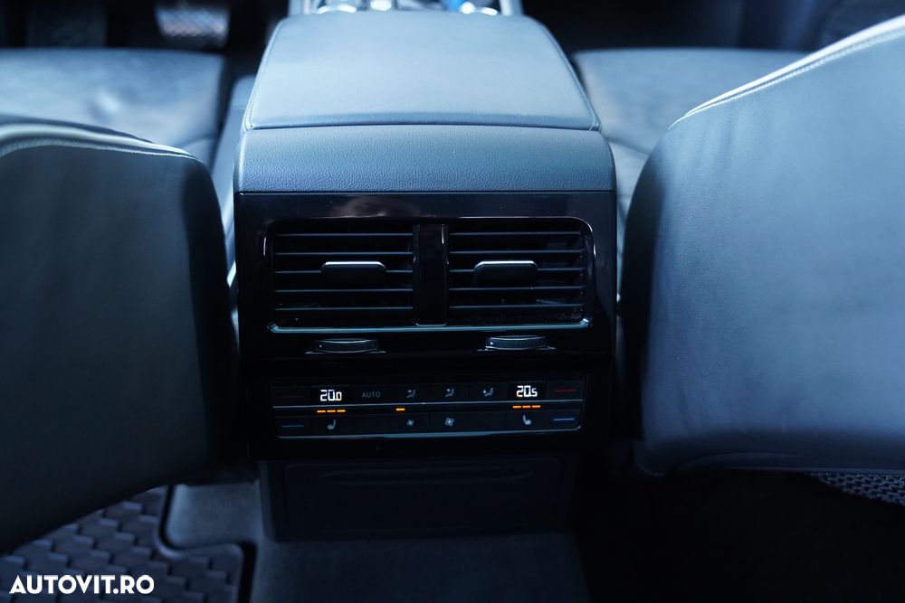 Volkswagen Touareg 3.0 V6 TDI 4Motion DPF Automatik R-Line - 32