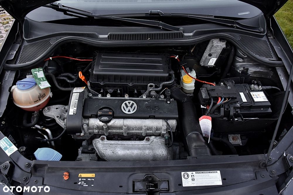 Volkswagen Polo 1.4 16V Comfortline - 24