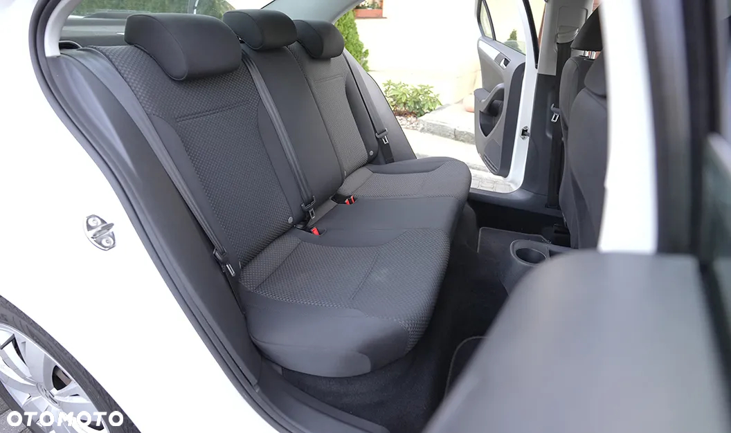 Volkswagen Jetta 1.2 TSI BlueMotion Technology Comfortline - 31