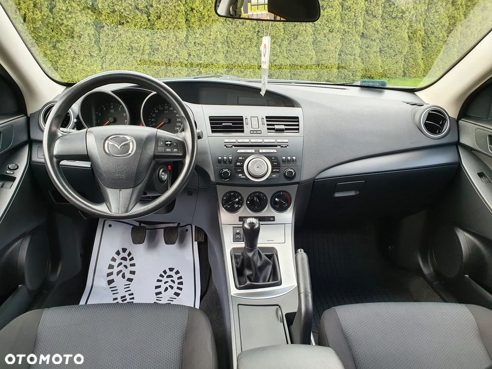Mazda 3 1.6 Active + - 9