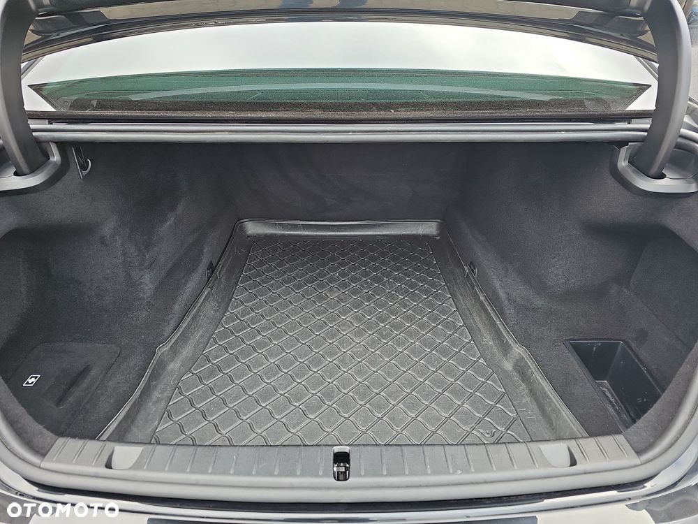 BMW Seria 7 - 22