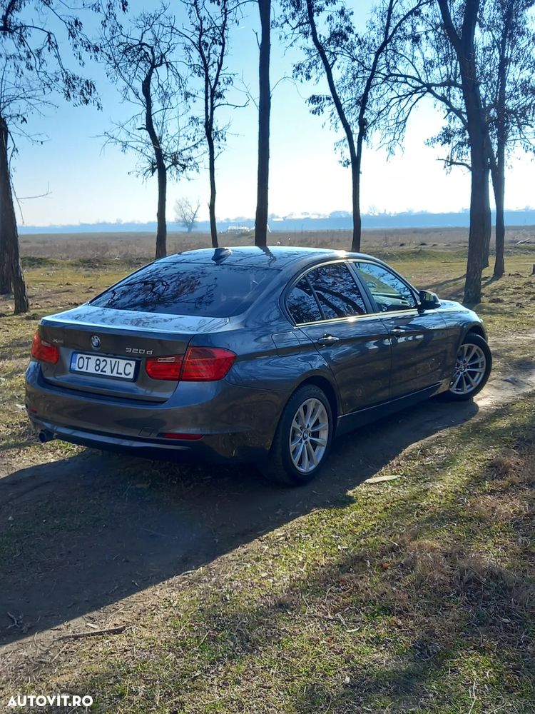 BMW Seria 3 320d xDrive DPF - 19