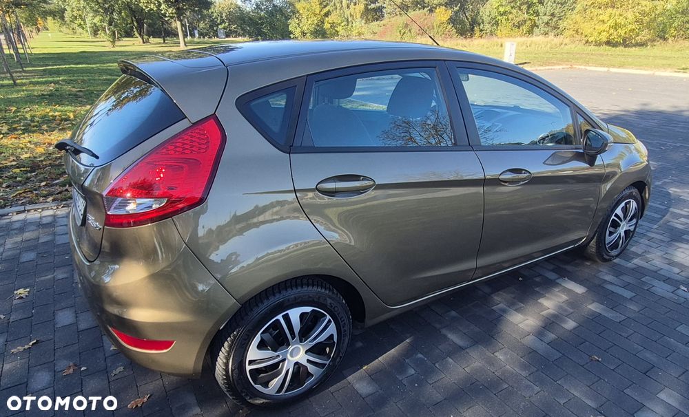 Ford Fiesta - 12