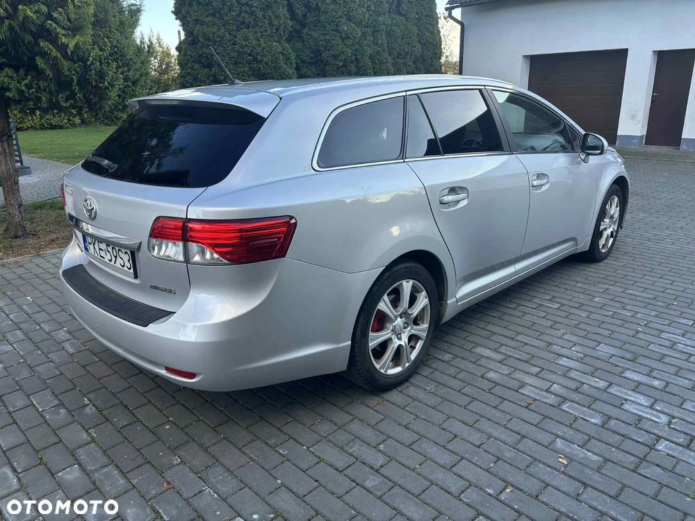 Toyota Avensis - 4