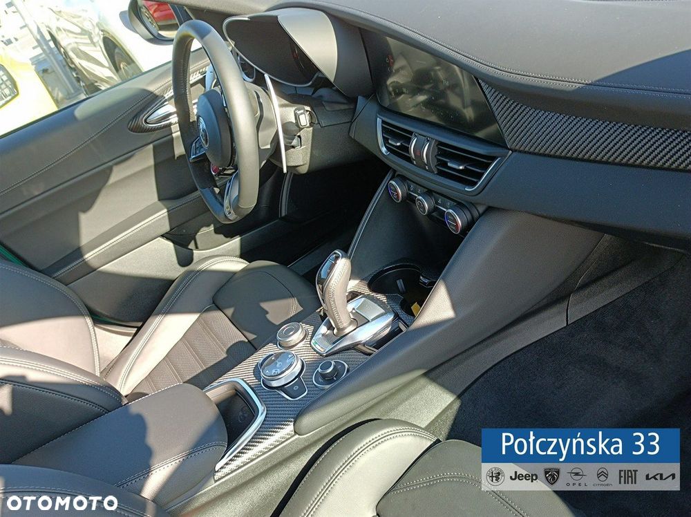 Alfa Romeo Giulia - 25