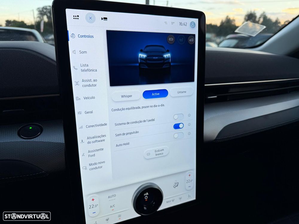 Ford Mustang Mach-E Standard - 28