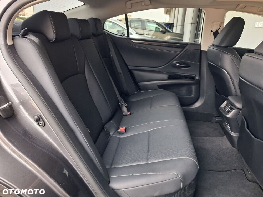 Lexus ES 300h Business Edition - 20