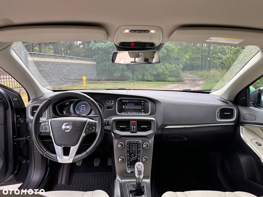 Volvo V40 D2 Summum - 17