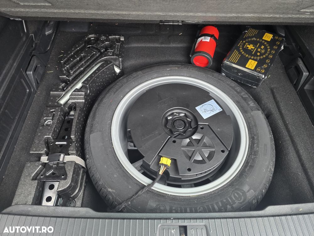 Volkswagen Passat 2.0 TDI SCR 4Motion DSG Elegance - 29