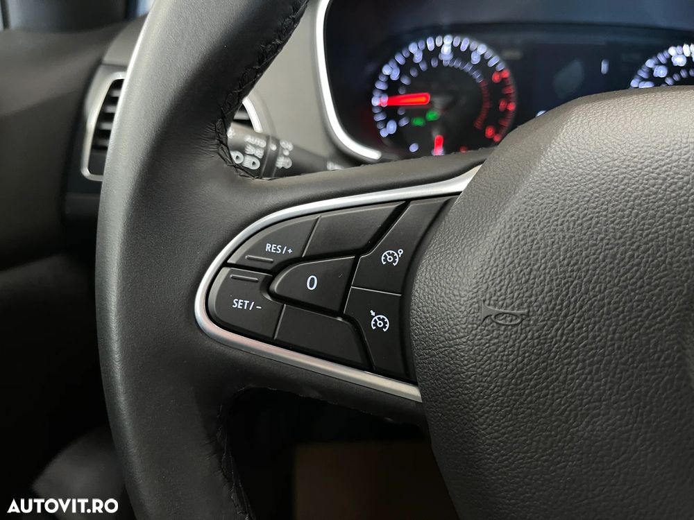 Renault Megane TCe 140 EDC GPF Zen - 18