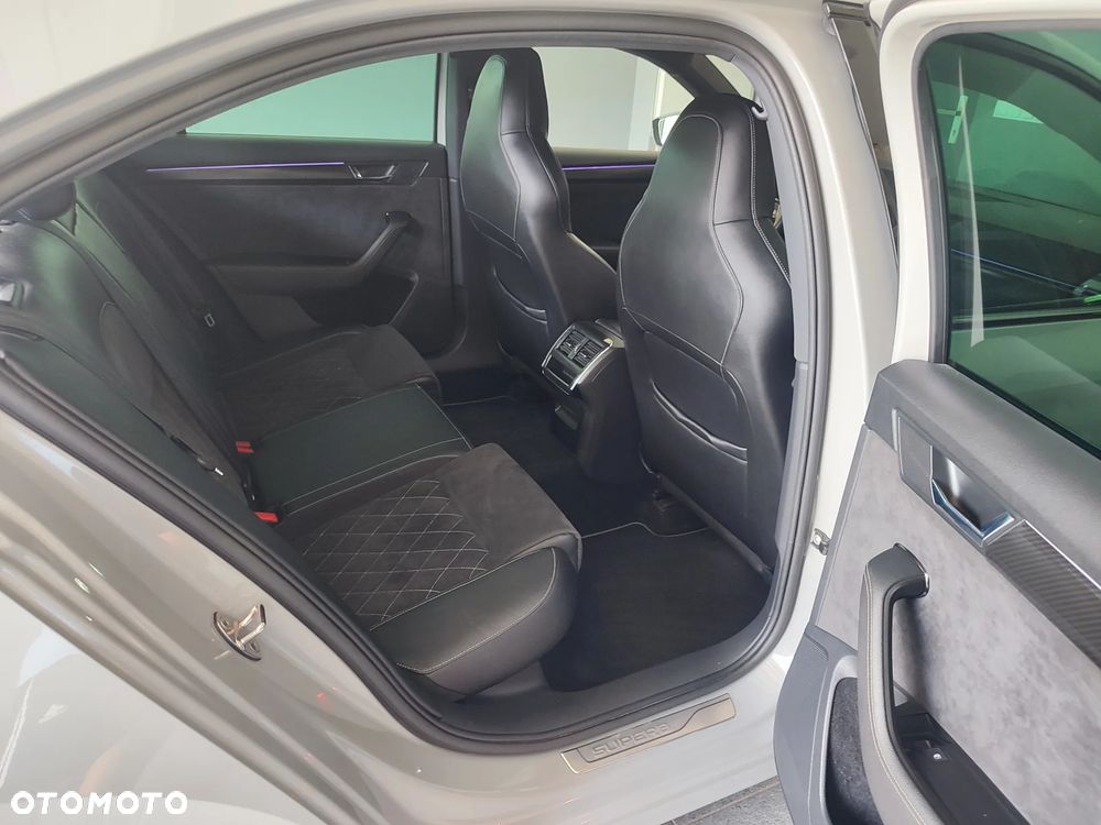 Skoda Superb 2.0 TDI SCR 4x4 Sportline DSG - 28