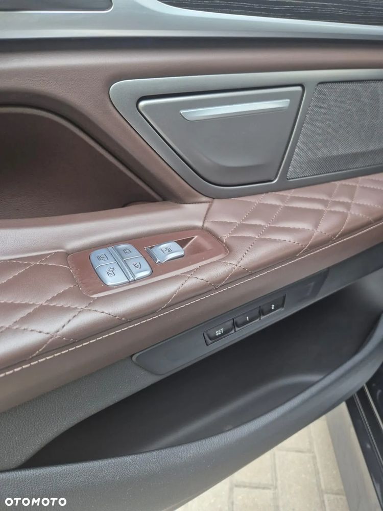 BMW Seria 7 750Li xDrive - 12
