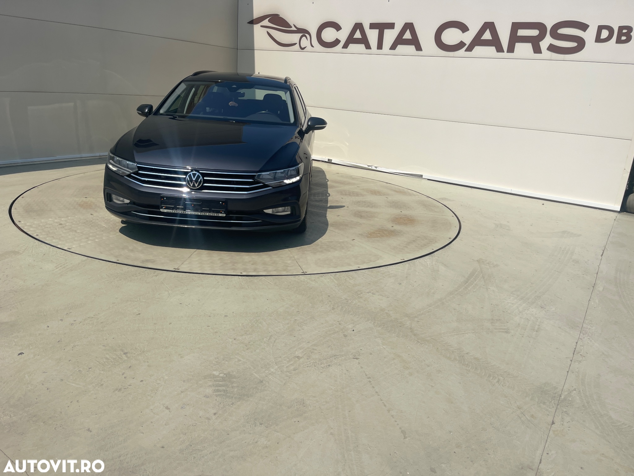 Volkswagen Passat - 2
