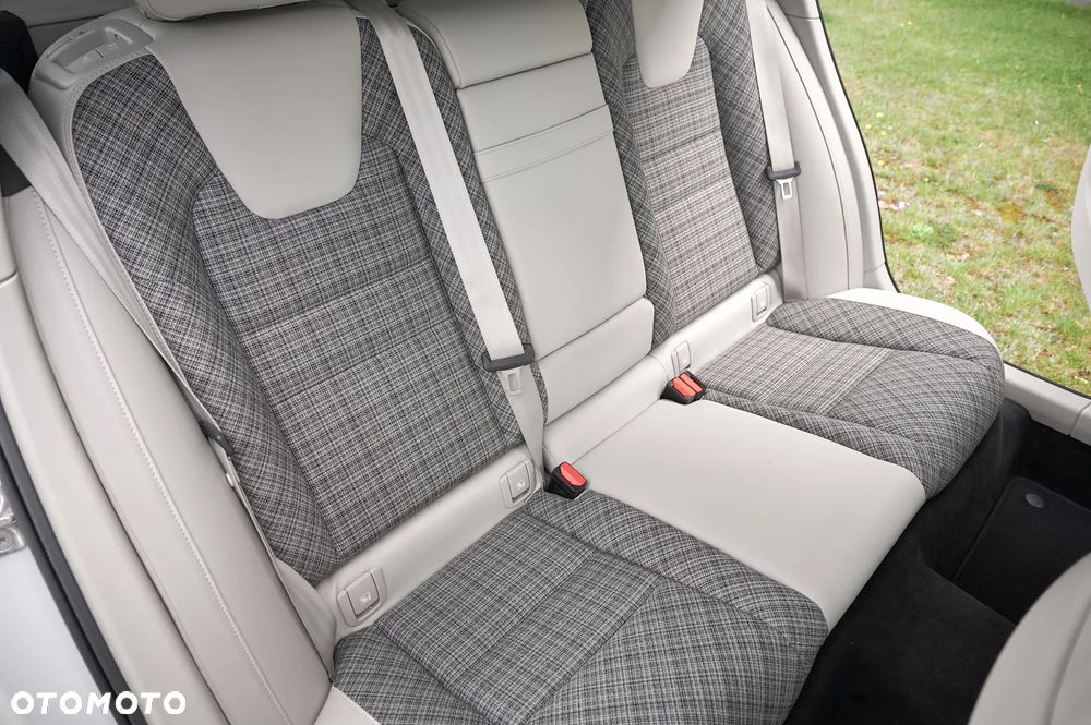 Volvo V60 2.0T Geartronic Powershift Momentum - 26