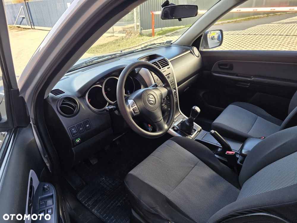 Suzuki Grand Vitara 1.6 De luxe - 7