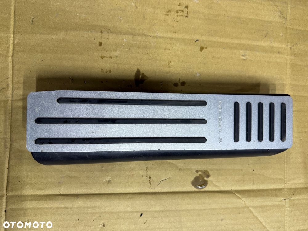 Podstopnica Tesla Model S P85D Nr. 6005968-00-C. - 1