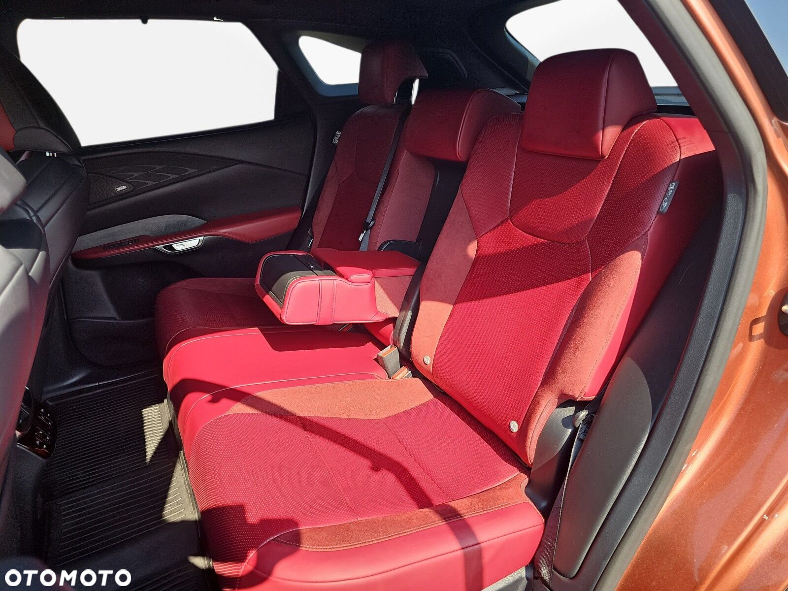Lexus RX - 12