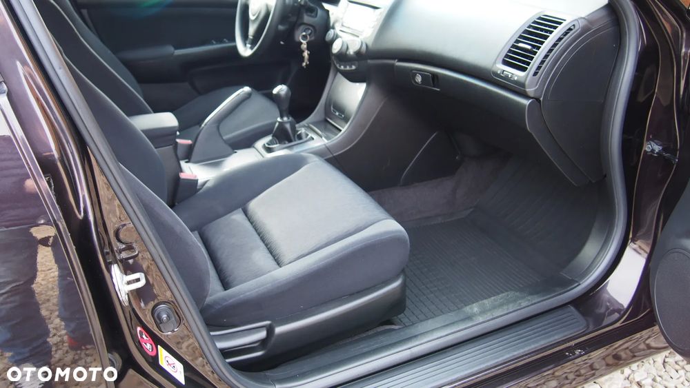 Honda Accord 2.0 Comfort - 35