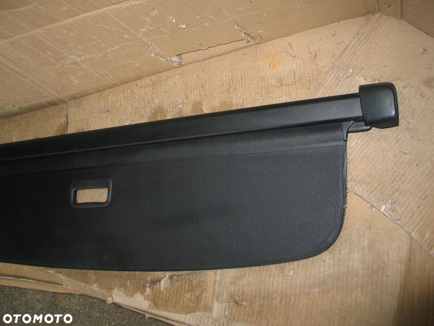 roleta bagaznika vw golf 5 V 6 VI 1K9867871A czarna - 4