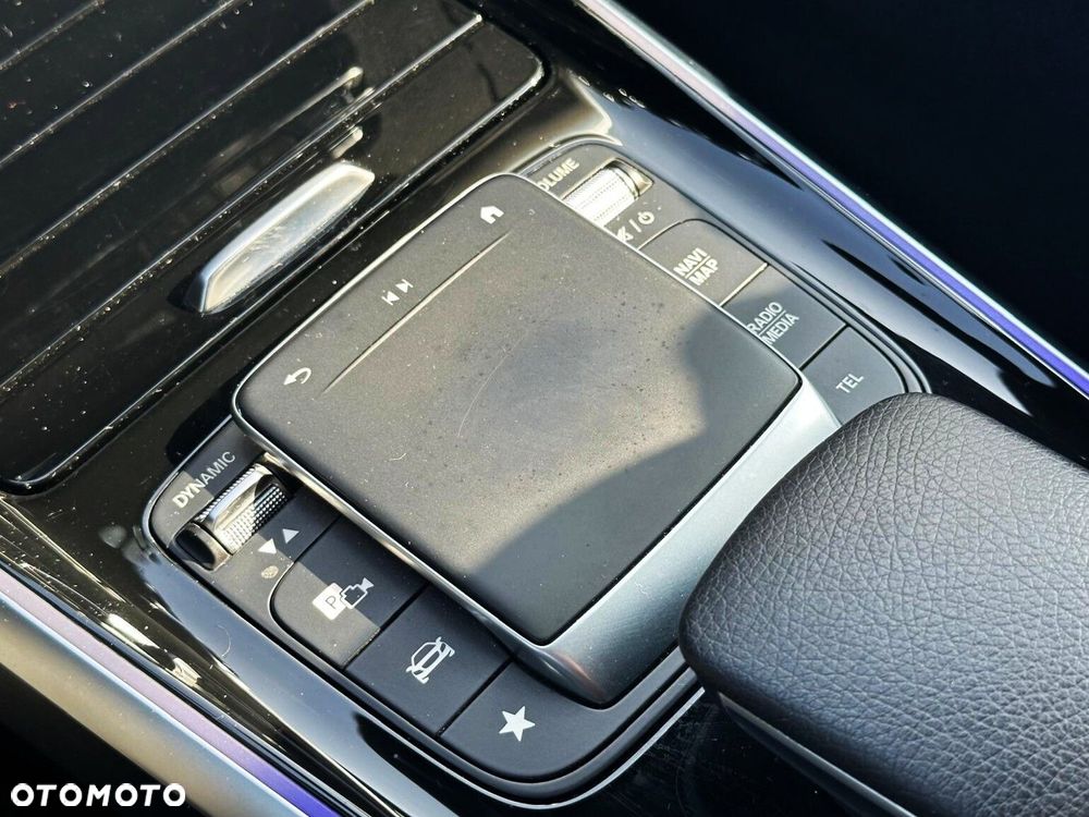 Mercedes-Benz GLB - 17