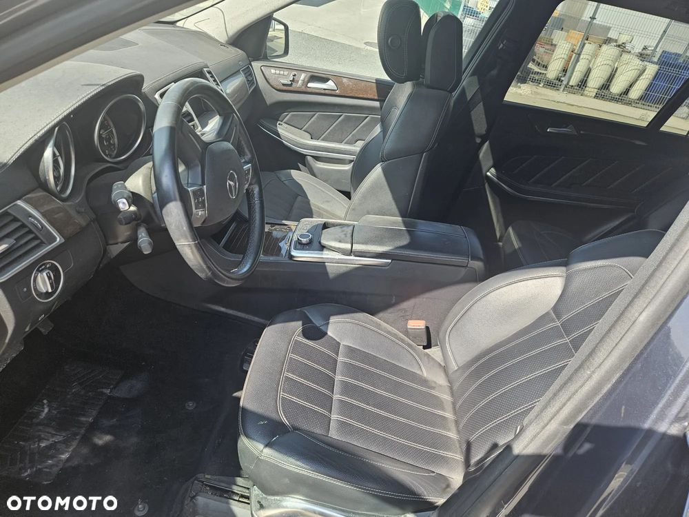 Mercedes-Benz GL - 10