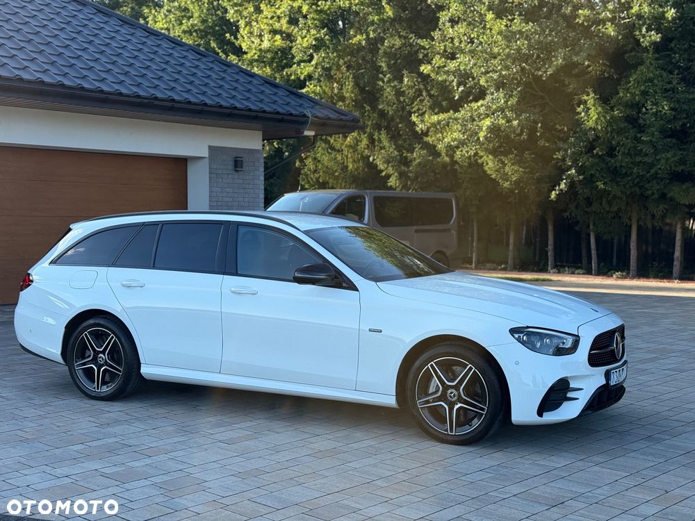 Mercedes-Benz Klasa E 300 de AMG - 12
