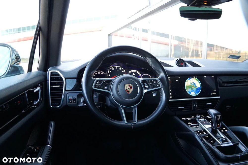 Porsche Cayenne Standard - 31