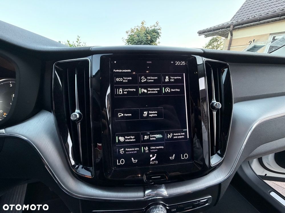 Volvo XC 60 B5 D AWD Geartronic Momentum Pro - 36