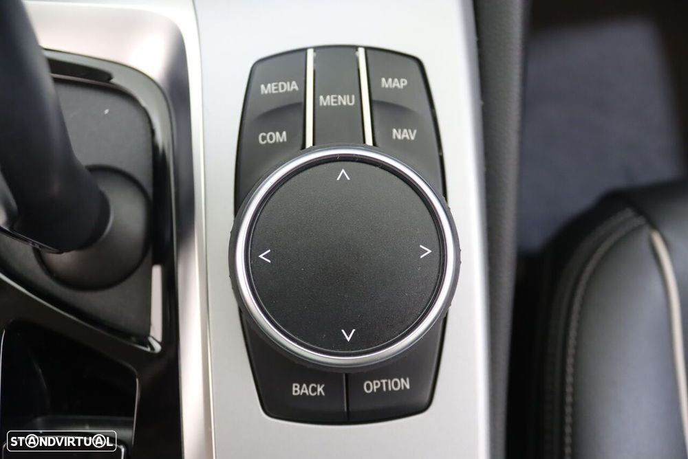 BMW 530 e Line Luxury - 36