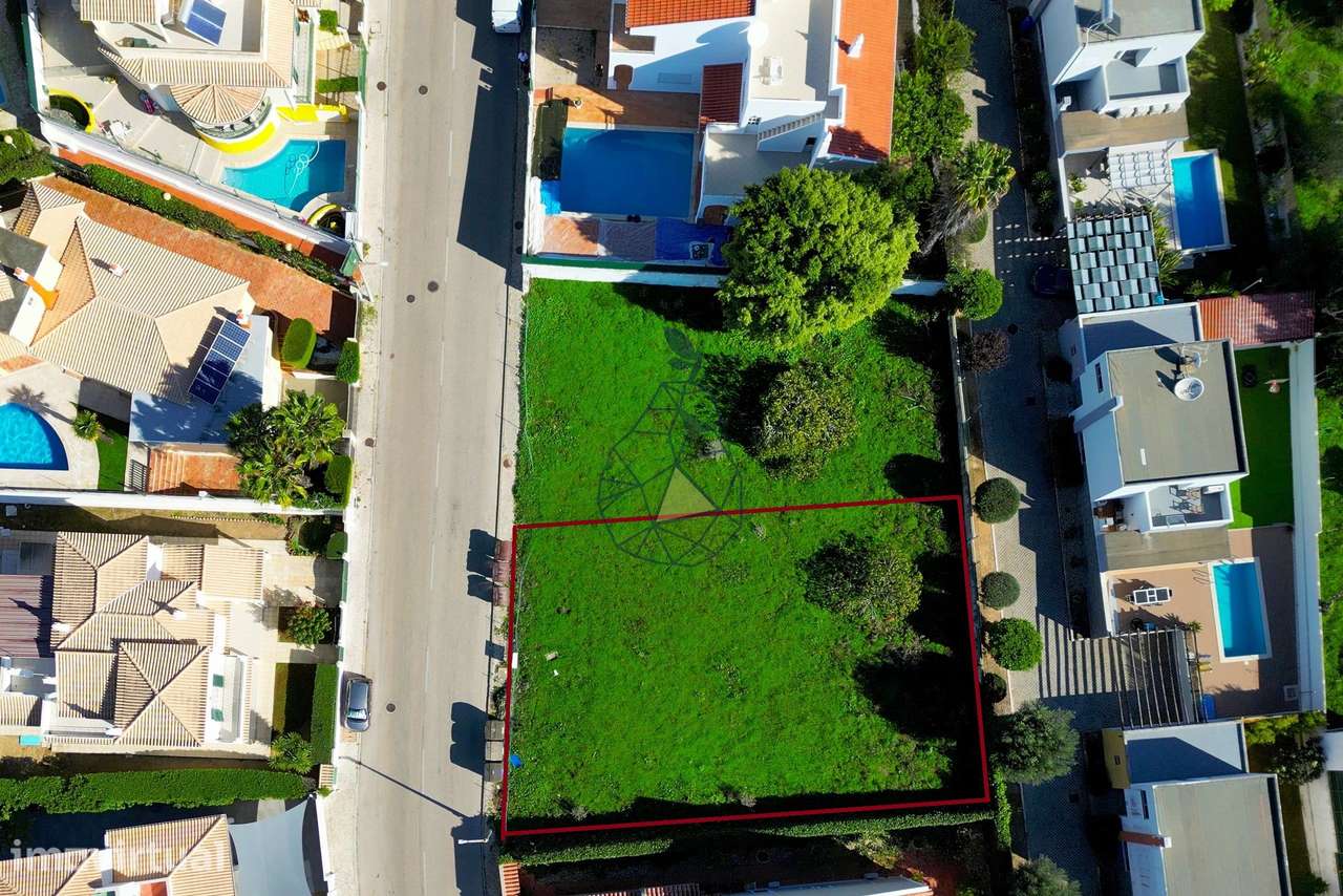 Terreno de 542 m2 e projeto para moradia a cerca de 900 metros das Pra - Grande imagem: 5/25