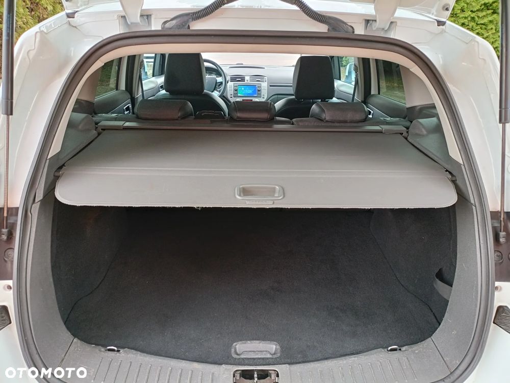 Ford Kuga 2.0 TDCi 2x4 Titanium - 17