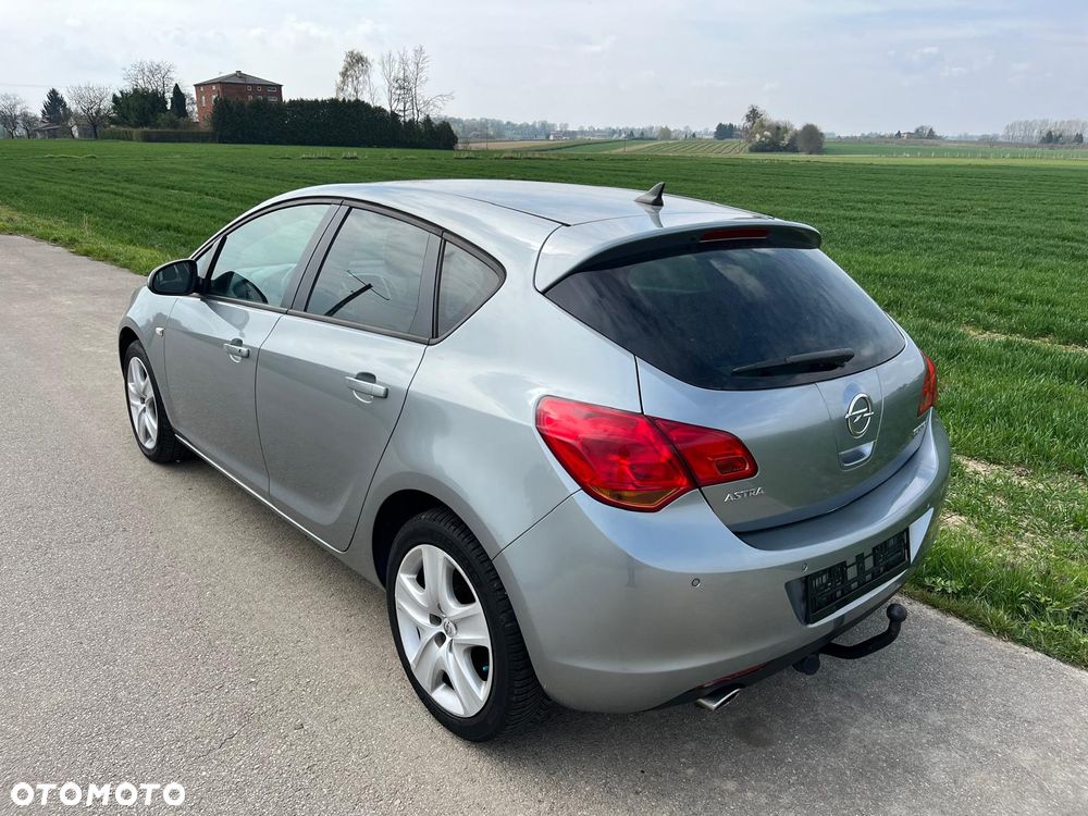 Opel Astra 1.4 T Cosmo - 13