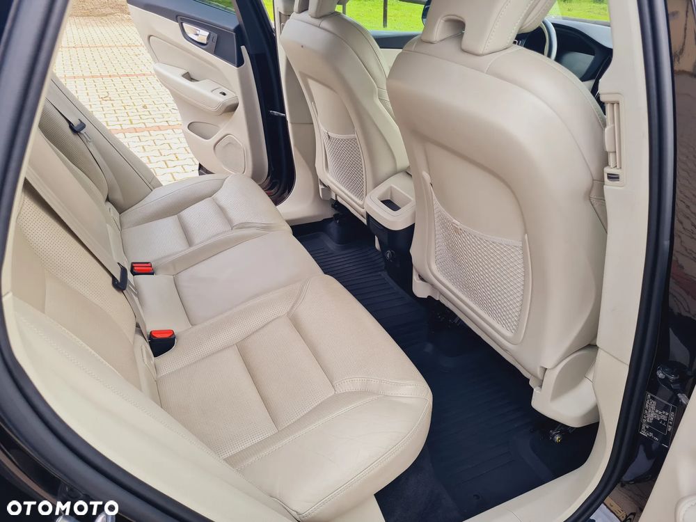 Volvo XC 60 D5 AWD Inscription - 18