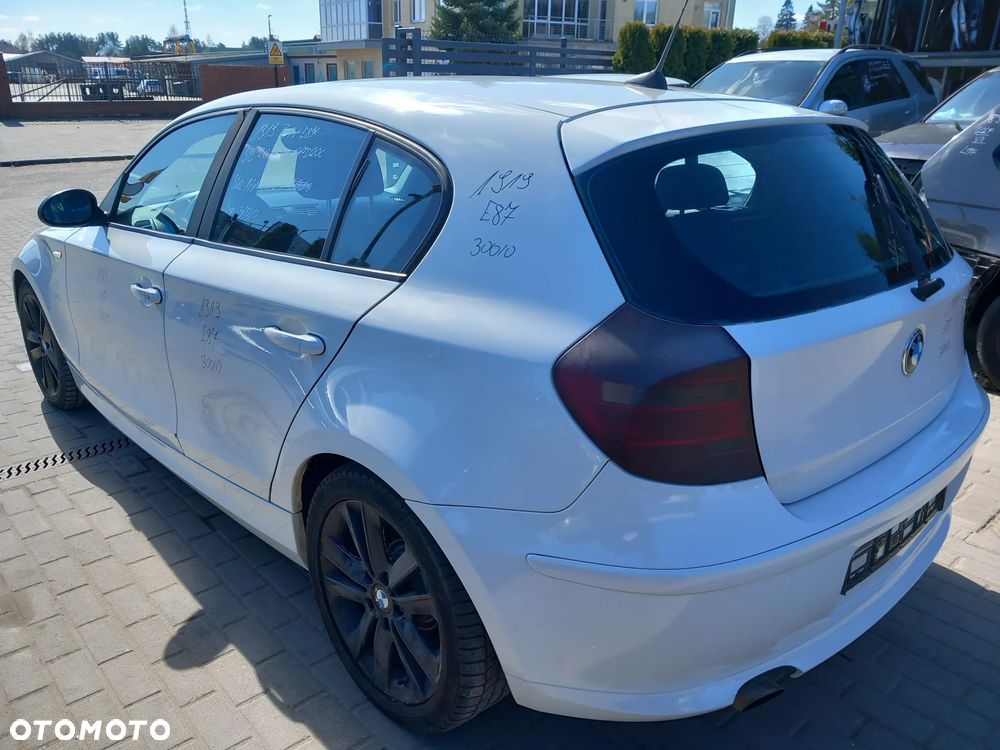 BMW E87 BŁOTNIK LEWY TYLNY LEWY TYŁ ĆWIARA ĆWIARTKA KOLOR: 300 - 1