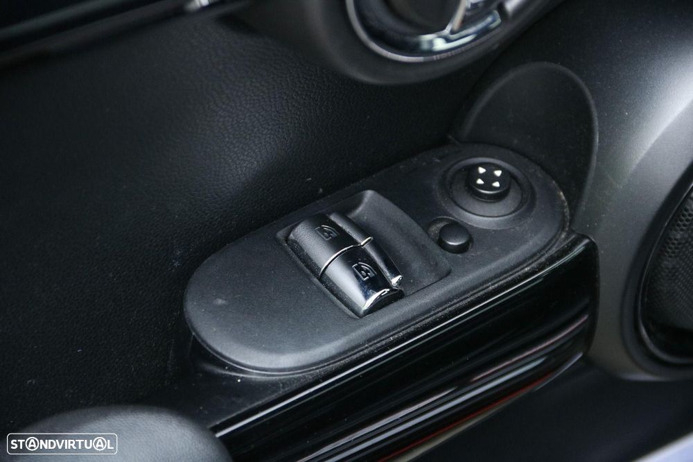 MINI 3 Portas John Cooper Works Essential - 25
