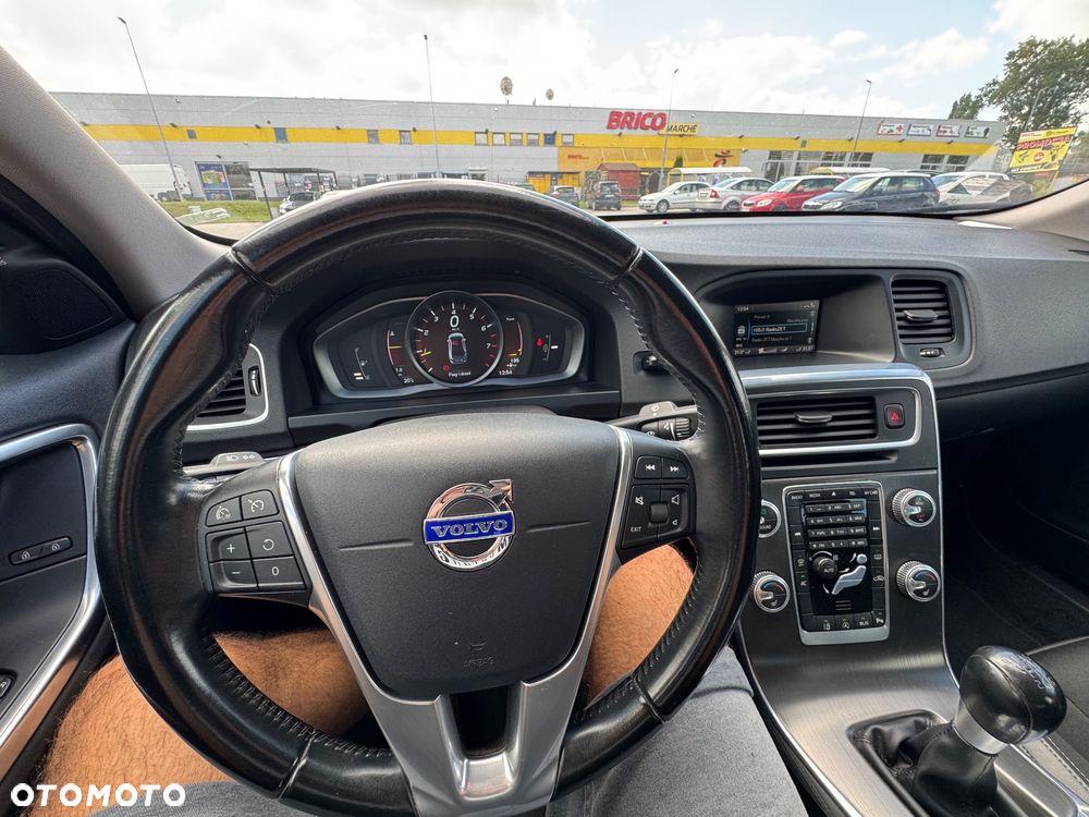 Volvo S60 T3 Momentum - 9