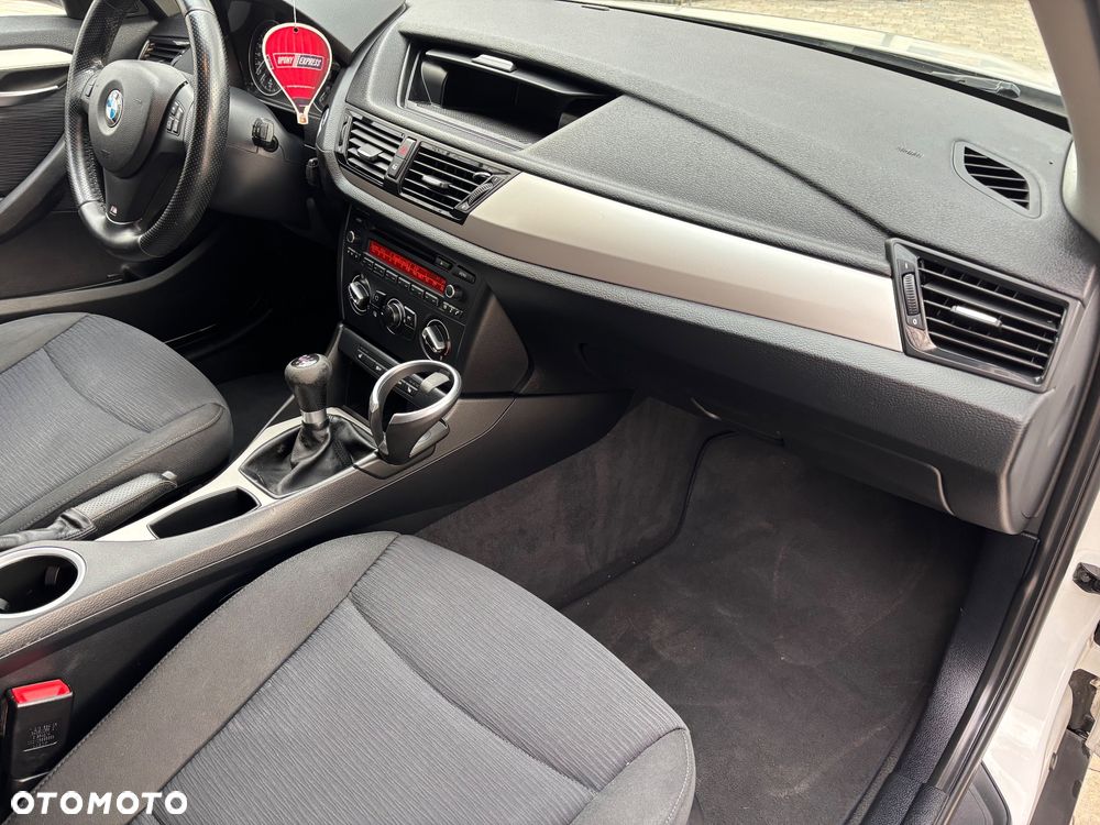 BMW X1 sDrive16d Sport Line - 31