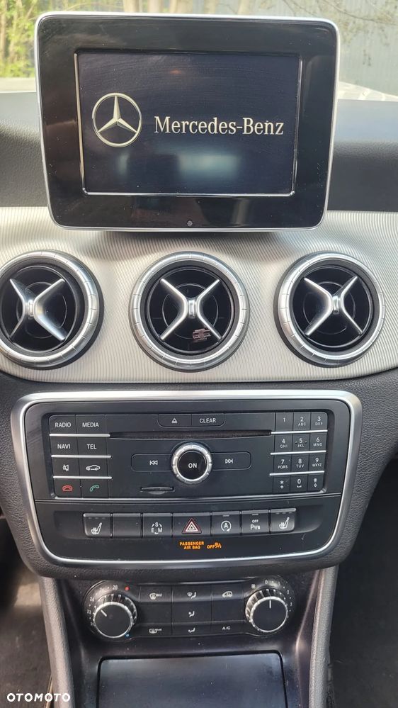 Mercedes-Benz CLA 200 7G-DCT UrbanStyle Edition - 16