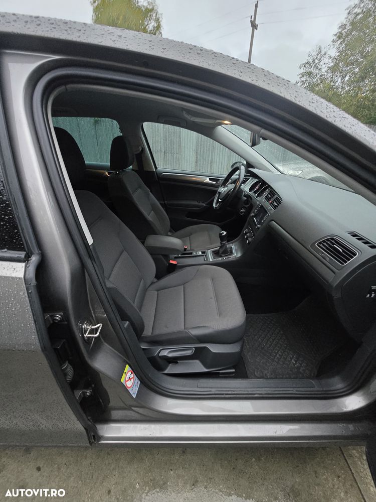 Volkswagen Golf - 9